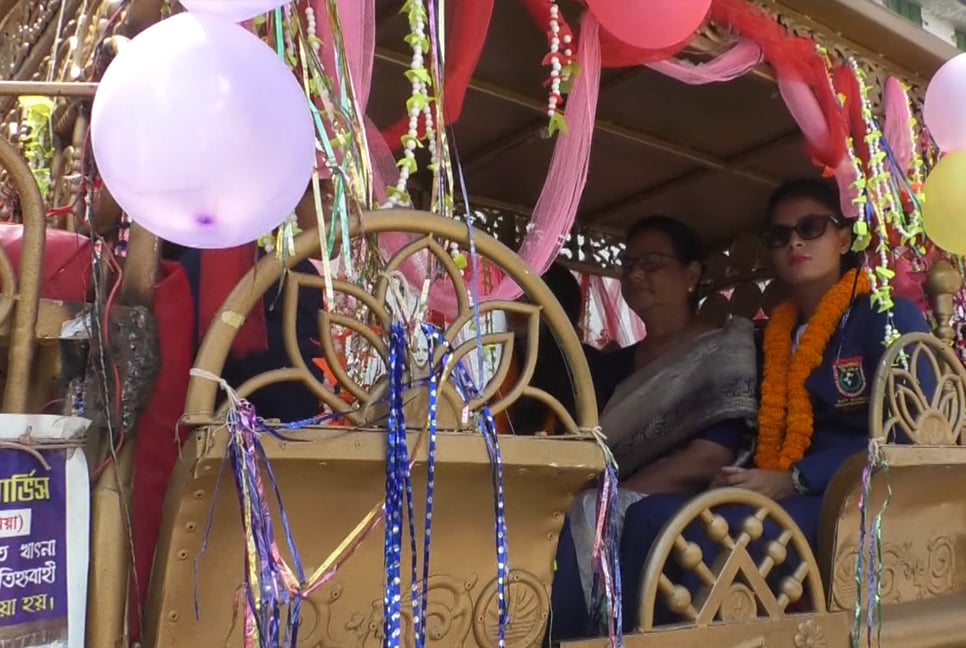 এবার ঘোড়ায় সওয়ার সাফজয়ী কন্যারা