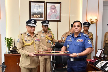 আইজিপির দায়িত্ব গ্রহণ করলেন চৌধুরী আবদুল্লাহ আল-মামুন


