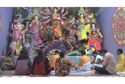 
বরিশালে মহাসপ্তমী পূজায় 
বিশ্ব শান্তি, সম্প্রীতি কামনা 