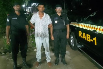 গাজীপুরে মাদক কারবারি গ্রেফতার

