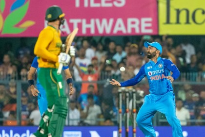 টানা দুই জয়ে সিরিজ ভারতের