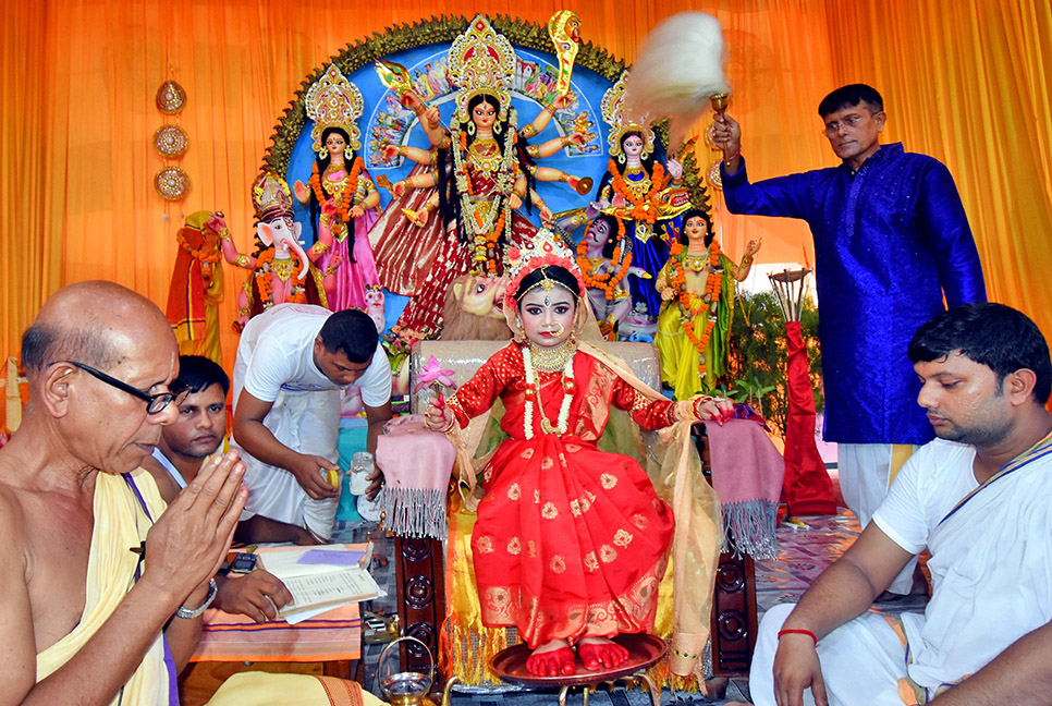 বগুড়ায় কুমারী পূজা অনুষ্ঠিত