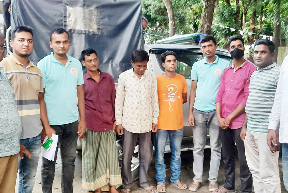 ডোমারে মাদক সেবনের দায়ে ৩ জনের কারাদণ্ড