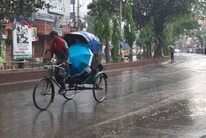 ঢাকায় গুঁড়ি গুঁড়ি বৃষ্টি