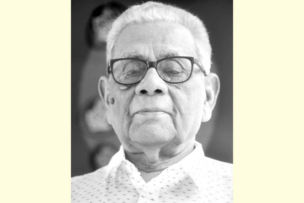 মোদির পক্ষে মমতার সাফাই