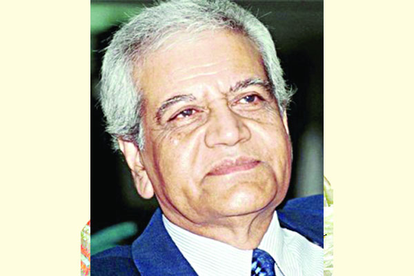 বনানীতে মেয়ের কবরে শায়িত তোয়াব খান