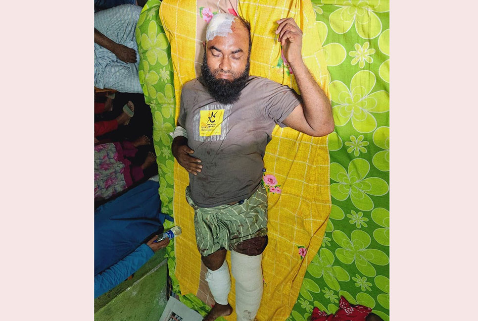 সিদ্ধিরগঞ্জে চুরির ঘটনার প্রতিবাদ করায় তিনজনকে কুপিয়ে জখম