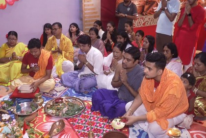 বরিশালে বিজয়া দশমীতে মন্দিরে 
মন্দিরে বিষাদের ছায়া 