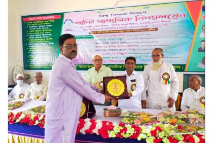 কুষ্টিয়ায় শিক্ষক দিবসে ৮ শিক্ষকের বিদায়ী সংবর্ধনা 