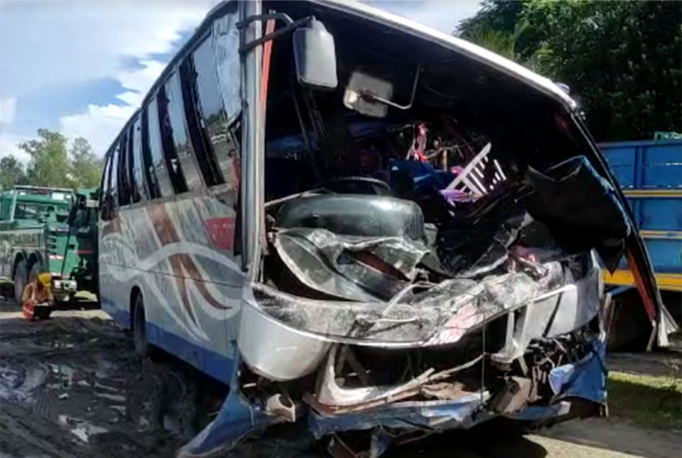 টাঙ্গাইলে বাস-মাইক্রোবাস সংঘর্ষে নিহত ৬, আহত ২০