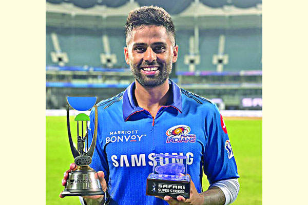 রিজওয়ানের কাঁধে সূর্যের রশ্মি!