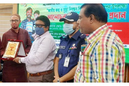 বগুড়া জেলার শ্রেষ্ঠ মেয়র
হলেন খোকা 