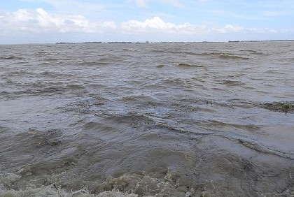 নদীবন্দরে সতর্কতা সংকেত