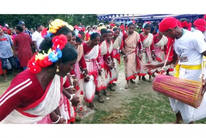 
নওগাঁয় ক্ষুদ্র নৃগোষ্ঠীদের মিলন মেলা  