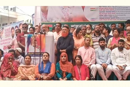 যেকোনোভাবে সরকার টিকে থাকতে চায় : নজরুল 

