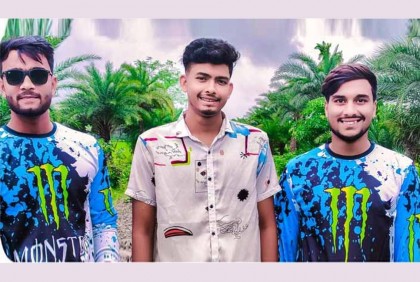 সড়কে প্রাণ ঝরলো ৩ সহপাঠীর 


