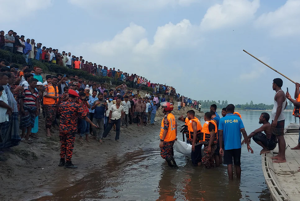 ১৪ দিনেও মেলেনি খোঁজ, করতোয়া পাড়ে ঘুরছেন স্বজনরা