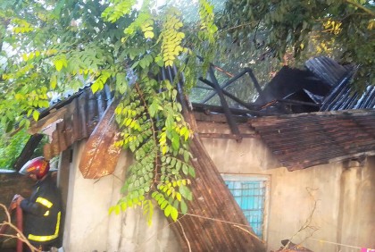 লাকসামে আগুনে পুড়ল বিধবার বসতঘর
