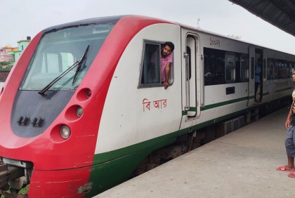 পার্বতীপুর-রংপুর রুটে কাল থেকে চলবে ডেমু ট্রেন