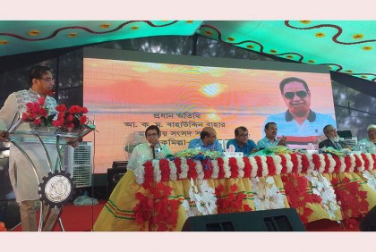 ‌‘আমলারা নিজেদেরকে বড় আওয়ামী লীগার মনে করে’