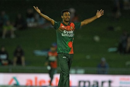 শুরুতেই ফিনকে সাজঘরে পাঠালেন শরিফুল