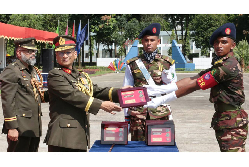 অর্ডন্যান্স কোর এর রিক্রুট ব্যাচ-২০২২ এর শপথ গ্রহণ ও সমাপনী কুচকাওয়াজ অনুষ্ঠিত