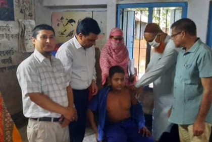 নাটোরে ৫ থেকে ১১ বছর বয়সী শিক্ষার্থীদের টিকাদান শুরু
