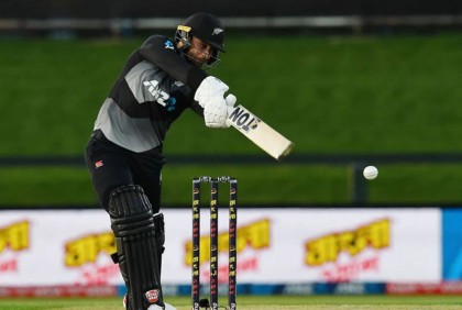 পাকিস্তানকে হারিয়ে শীর্ষে নিউজিল্যান্ড