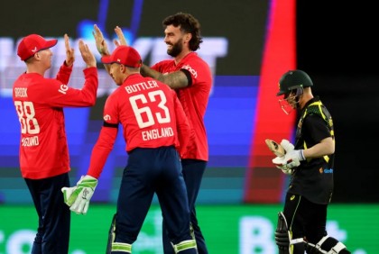বিশ্বকাপ আয়োজকদের হারিয়ে ইংল্যান্ডের সিরিজ জয়