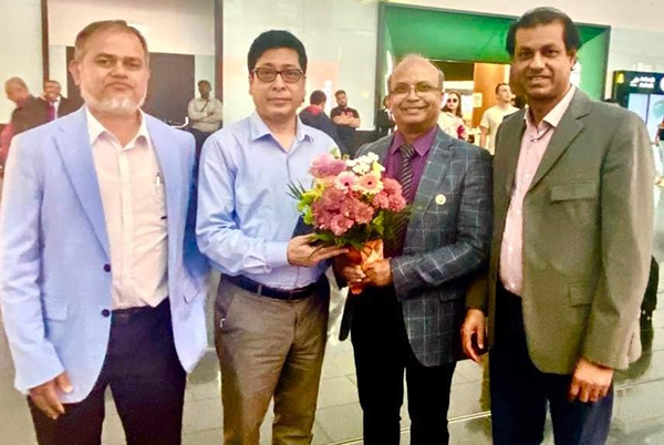 জনপ্রশাসন প্রতিমন্ত্রী ফরহাদ হোসেনকে ভিয়েনায় ফুলেল শুভেচ্ছা