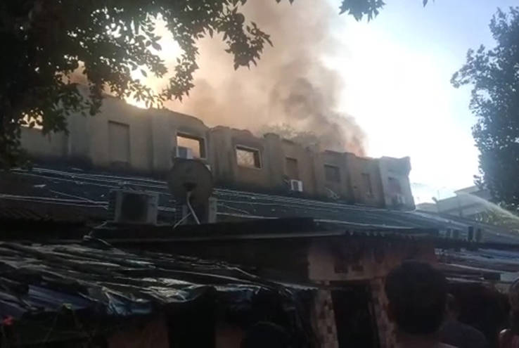 ভয়াবহ অগ্নিকাণ্ডে পুড়ে ছাই কলকাতার একটি প্রযোজনা সংস্থার গুদাম 
