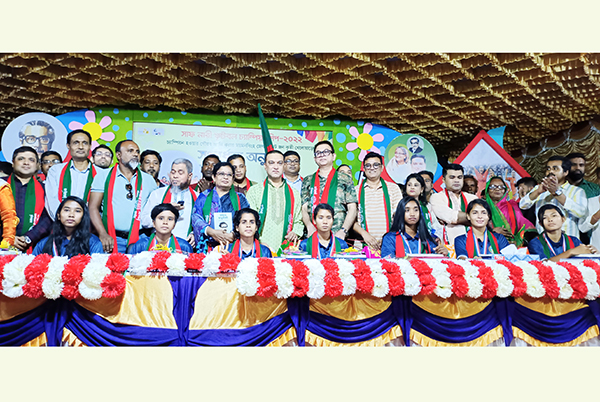 মসিকের বর্ণিল সংবর্ধনায় কলসিন্দুরের নারী ফুটবলাররা 
