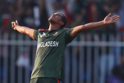 ৩.৫ ওভারে ৫৩: ম্যাচ হারানোর জন্য সাইফউদ্দিন একাই ‘যথেষ্ট’!