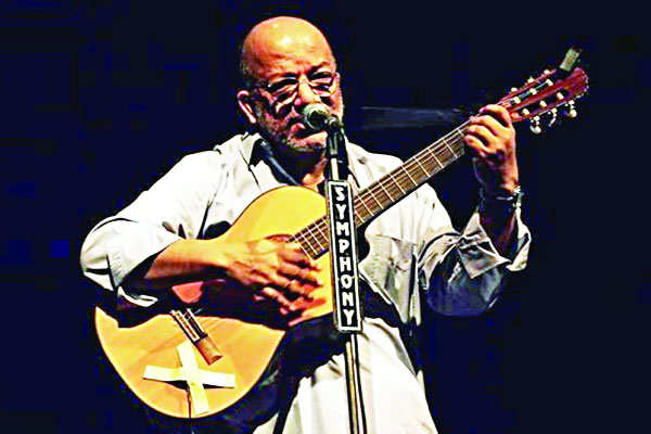 ১৩ বছর পর ঢাকায়
