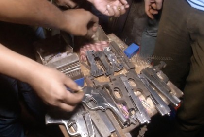 ওয়ার্কশপের আড়ালে তৈরি হতো আগ্নেয়াস্ত্র 


