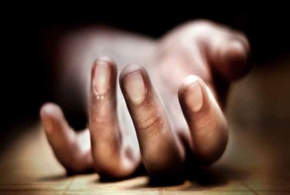 বিছানার চাদর এনে দেয়নি খেলায় ব্যস্ত শিশু, রাগে মাকে কুপিয়ে খুন বাবার!