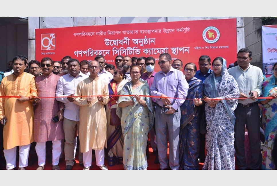 নারীর নিরাপত্তায় রাজধানীর ১০০ বাসে সিসিটিভি, অভিযোগে মিলবে বিচার