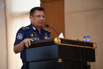 ট্রাফিক পুলিশ অবিরাম কষ্ট করে, মানুষ তাদের সমালোচনা করে : আইজিপি

