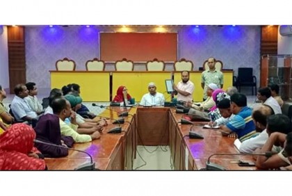 নাটোরে জেলা পরিষদ নির্বাচনের নির্বাচনী সামগ্রী বিতরণ