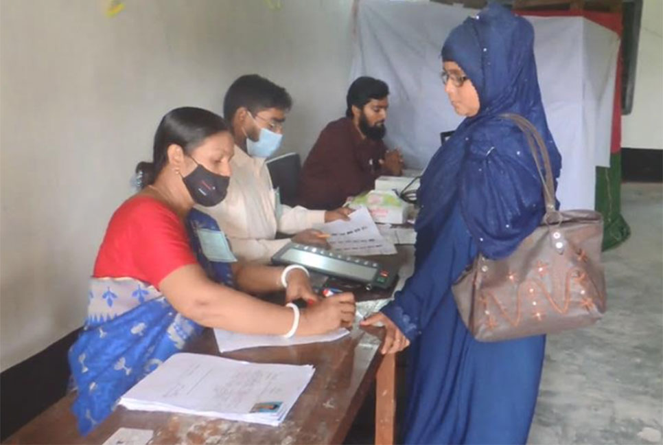 ঝিনাইদহ জেলা পরিষদ নির্বাচনে চলছে ভোটগ্রহণ