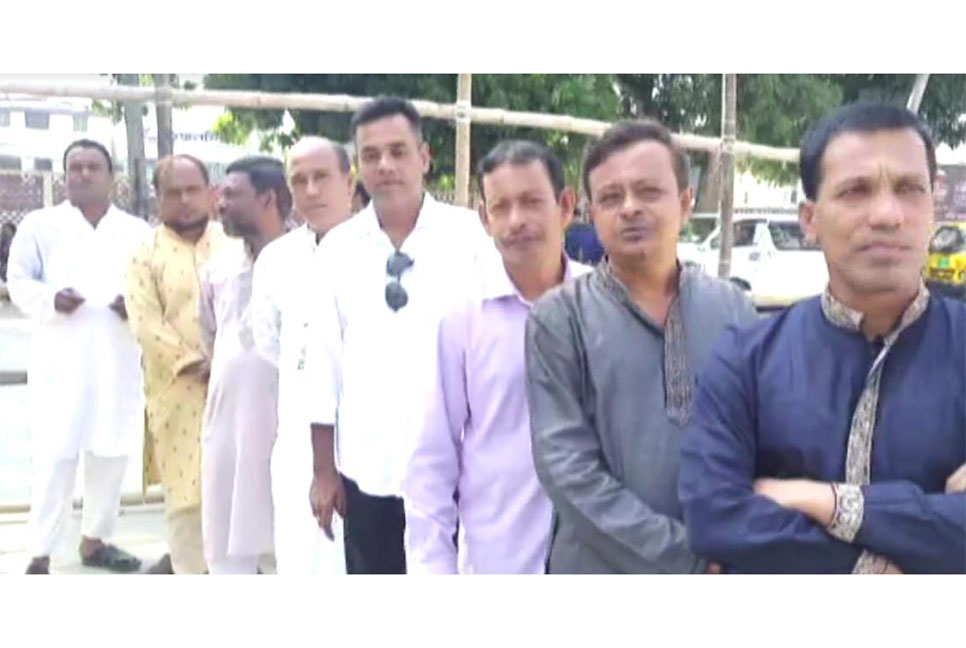 
মানিকগঞ্জে জেলা পরিষদ নির্বাচনে ভোটগ্রহণ চলছে