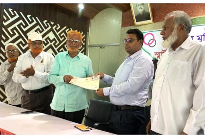 
চাঁপাইনবাবগঞ্জে বীর মুক্তিযোদ্ধাদের মাঝে স্মার্ট কার্ড ও সনদ বিতরণ