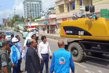কক্সবাজারে অবৈধ স্থাপনা উচ্ছেদে অভিযান