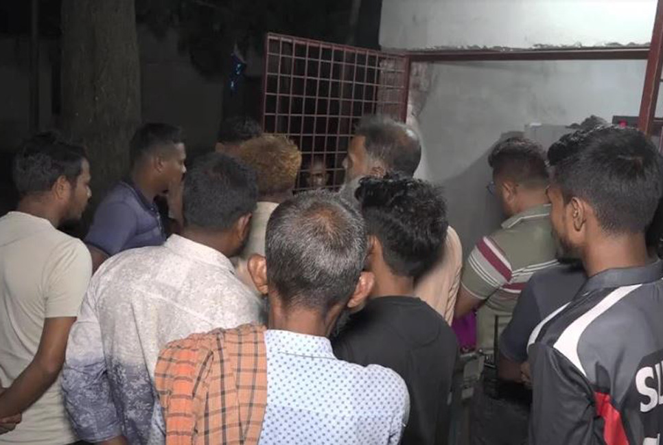 ঝিনাইদহে সাপের কামড়ে প্রাণ গেল গৃহবধূর 
