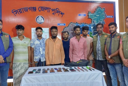 যাত্রীবাহী বাসে ডাকাতির ঘটনায় গ্রেফতার ৬