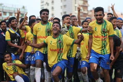 ফুটবলে ট্রফি এল শেখ জামালের ঘরে