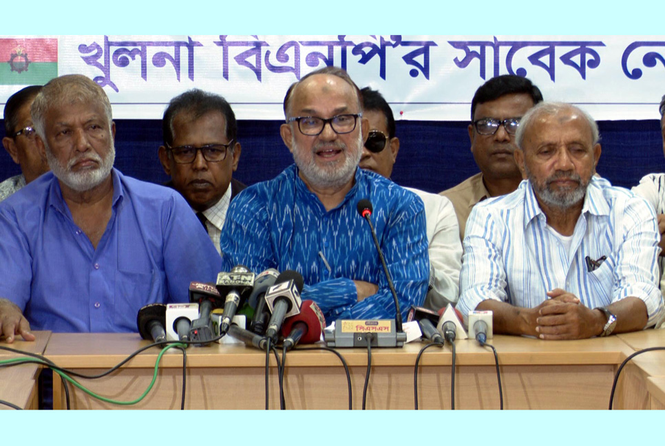 খুলনায় ১০ মাস পর অনুসারীদের নিয়ে বিএনপির কর্মসূচিতে মঞ্জু

