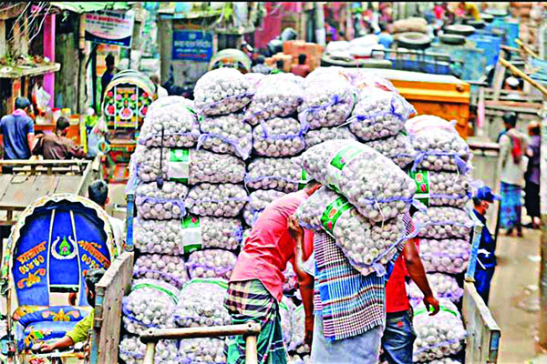 জৌলুস হারাচ্ছে বাংলার ‘ওয়াল স্ট্রিট’ খাতুনগঞ্জ