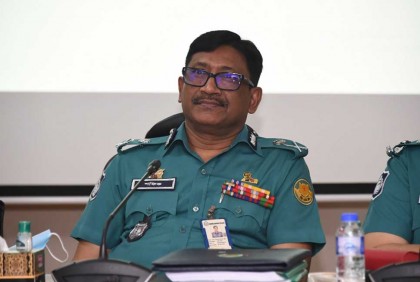 রাজনৈতিক সংঘাত আরও বাড়বে, পুলিশকে সতর্ক থাকার পরামর্শ ডিএমপি কমিশনারের

