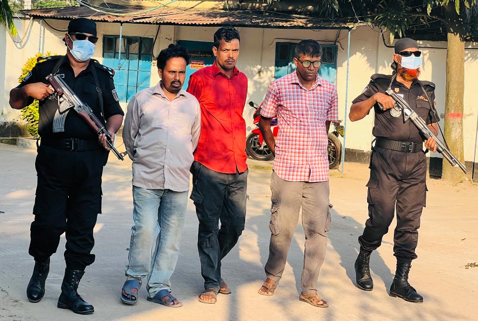 পলিকে শ্বাসরোধের পর গলা কেটে হত্যা, প্রেমিকসহ গ্রেফতার ৩